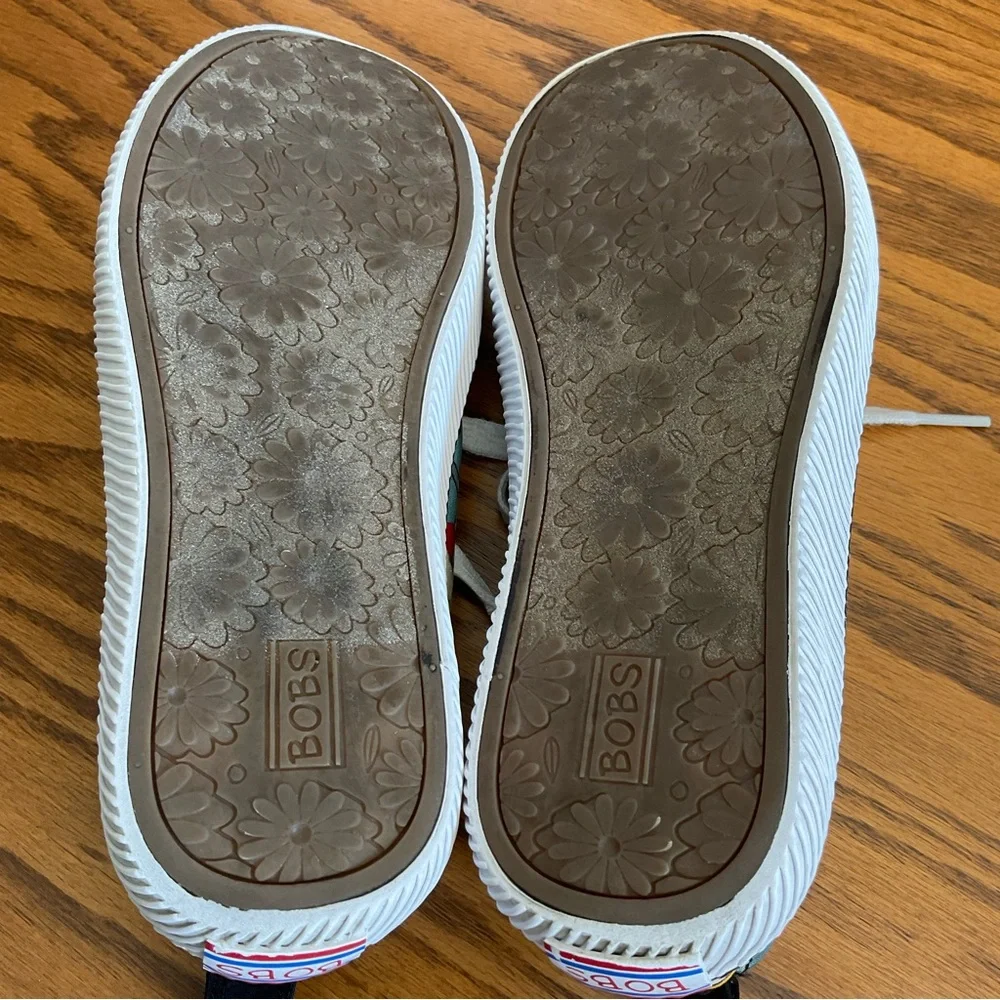 Light Blue Vintage Mutt Sneakers by Sketchers, Women’s Sz 7W